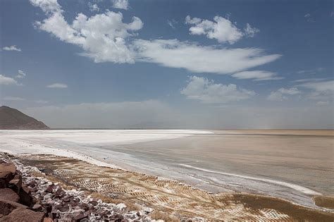  Urmia Lake Crisis: A Symbol of Environmental Degradation and Sociopolitical Tensions in Modern Iran